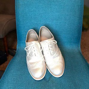 COLE HAAN Original Grand Oxfords - Silver